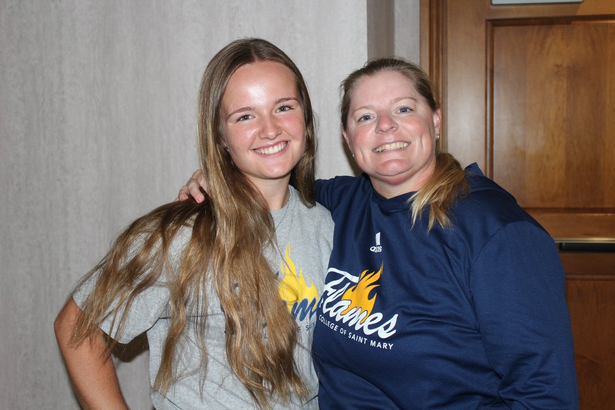 CSMFlamesSB's tweet photo. What a great day! We got some awesome news that Maycee Hays is headed to CSM to play softball and pursue her nursing degree next year. It was extra special to have incoming CSM freshman Shaylynn Campbell there to support her! https://t.co/FbbuM7QpqN
