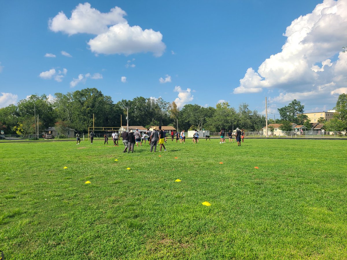 Admirals putting in that work! Jacksonville 21's, 22's and 23's there's still time to join the command! DM us today! Bet on YOU! @CoachDerrickW @CoachGrimes10 @InTheBoxCoach @Coach_Smithey @joshua_worthy12 @CoachChrisSmith @CoachMosesAD