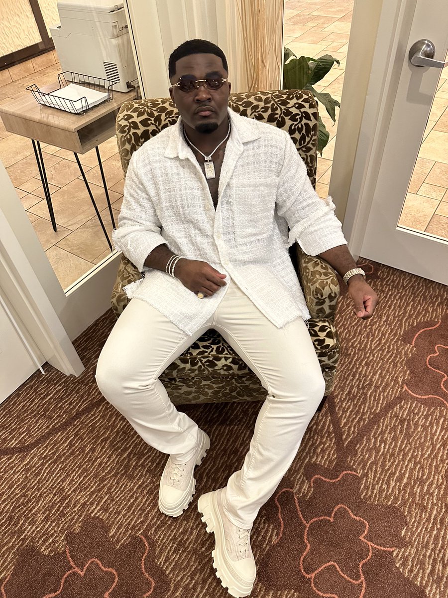 suaveguyy's tweet photo. @realbbymula https://t.co/9kJffZR1X2