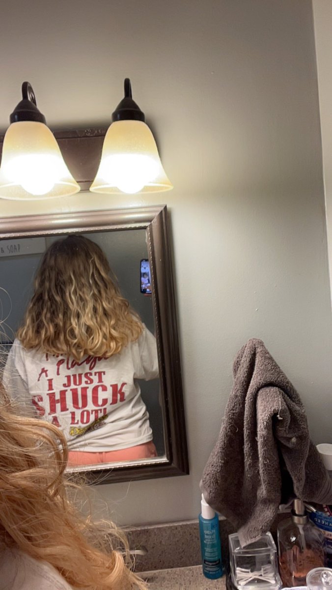 Four months apart I feel like my hair grows like a weed 😆😆