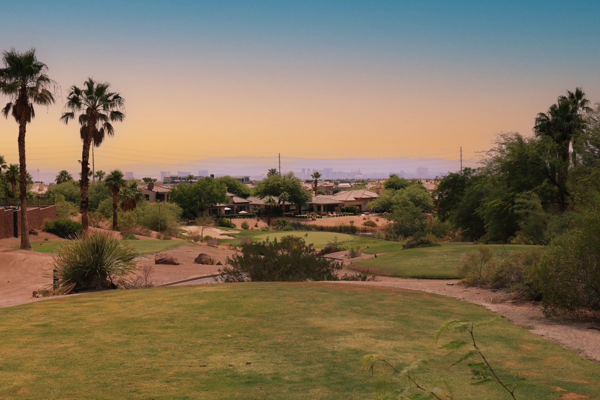 PTI_Golf_Mgmt's tweet photo. Red Rock Arroyo is ready for you at any time of the day. Book a tee time in the morning and start your day right, or spend some time on the fairway in the evening, enjoying the beautiful views.🌅🌄 https://t.co/VJ28zTfpyh