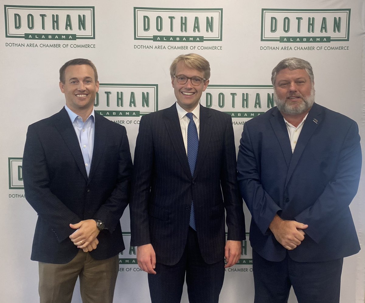 John_R_Ramage's tweet photo. Many thanks to Emory Cox, Financial Policy Advisor for @SenTuberville, for hosting today’s Financial Roundtable in Dothan.
This state is blessed to have both of its Senators understand Alabama #CommunityBanks are #SystemicallyImportantToMainStreet. https://t.co/gbM2Qc1THc