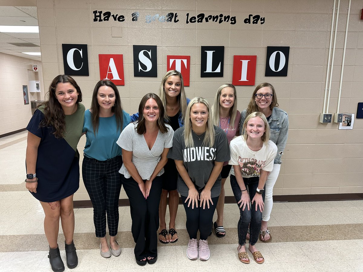 TimScholle83's tweet photo. The future is bright @CastlioElem! So excited to welcome these amazing new teachers to the Castlio family! #castliopride https://t.co/4gQCyE1FU9