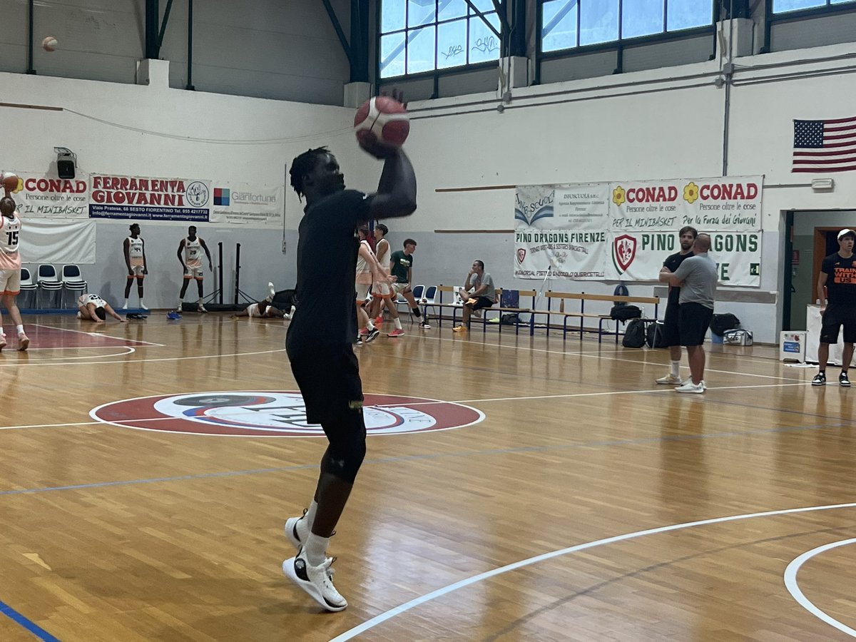 CoomerJason's tweet photo. So after having a flight cancelled to Paris only to finally get to Paris to connect to Florence and have to spend the night, to arriving in Florence three hours before tipoff (did i mention our uniform bag is still sitting in Paris), @LUMensBball comes away with an 86-40 win https://t.co/zmtotZUQtO