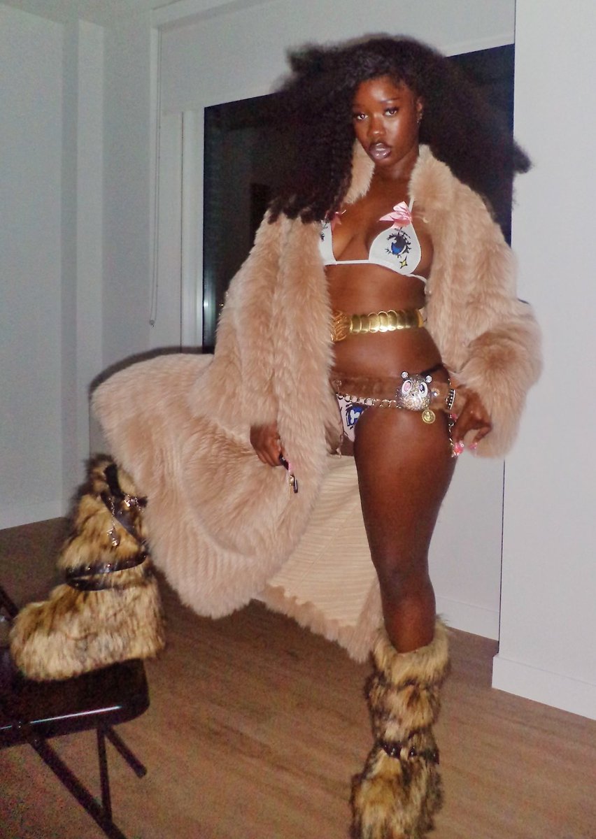 new city , new me !🤭💗 #aliyahcore