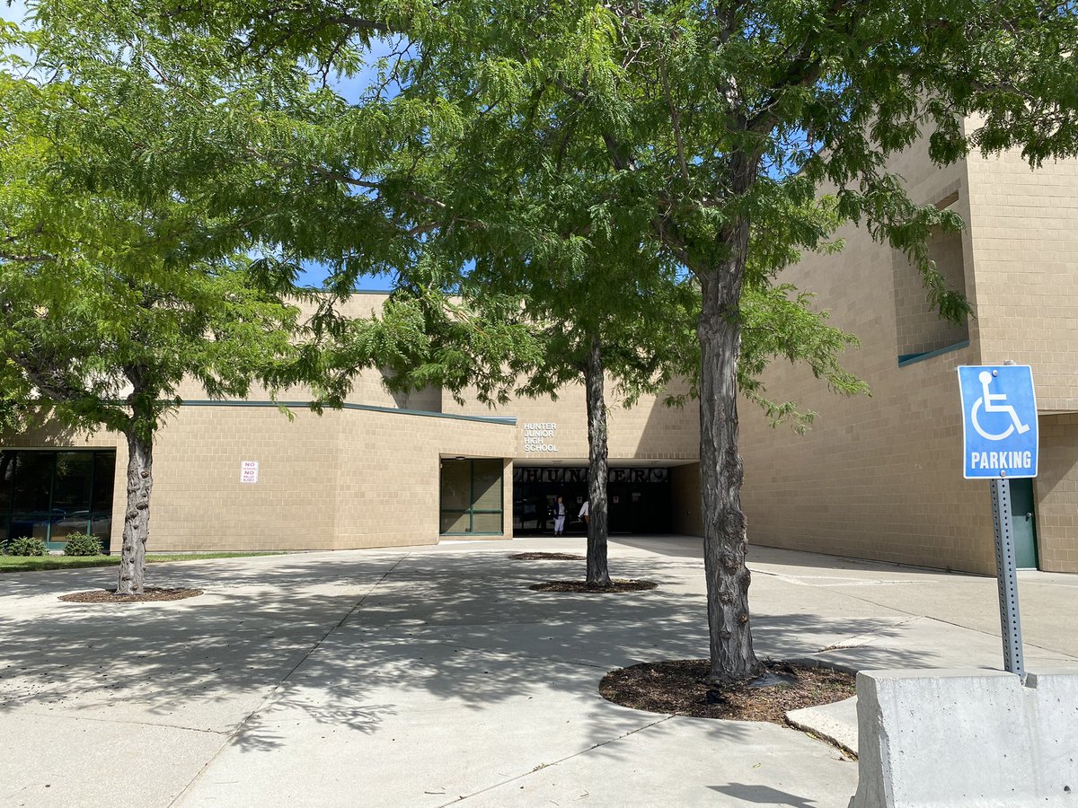 HunterJrHawks's tweet photo. Teachers came back to school today to get ready to welcome YOU back next week! School starts Wed Aug 16 - 7th graders have orientation at 740 AM &amp; 8th graders have a late start (940 AM). https://t.co/Sf8PPSH9UY