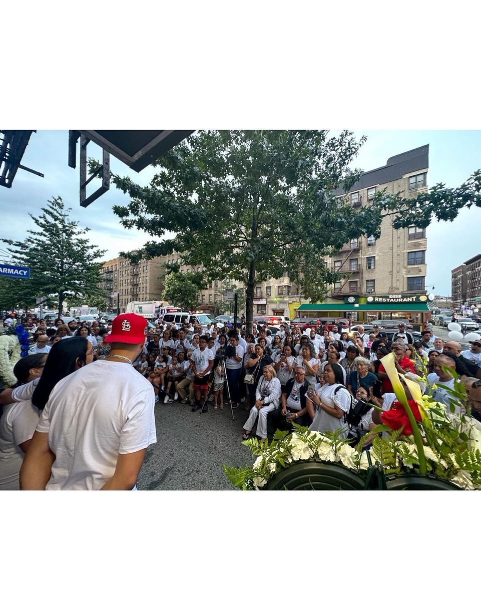 Uptowncollectiv's tweet photo. #Repost @jayeuptown

I would like to thank everyone who helped make this event come to life. My sister, Elizabeth (Joey’s sister) and I worked so hard to do something worth remembering for our brothers.

https://t.co/kob5TUbZM7 https://t.co/1EUZxklTJw