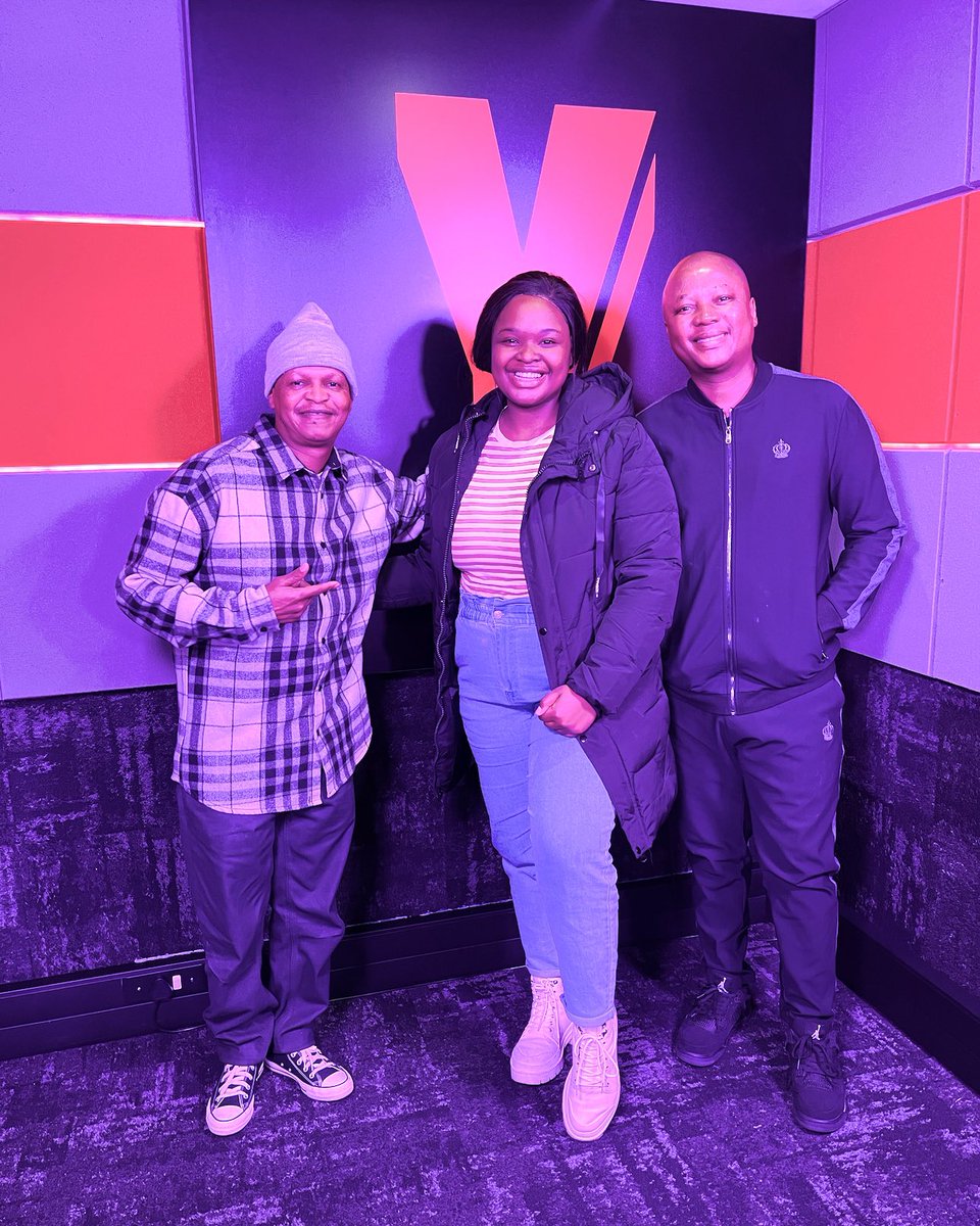 djmahoota's tweet photo. #Thanks2 @yfm #amzinginterview @spikiri_mandla_reloaded @oskidoibelieve @brucedopey @kalawajazmeer 🙏🏿🙏🏿 https://t.co/JIDqwK1TcI