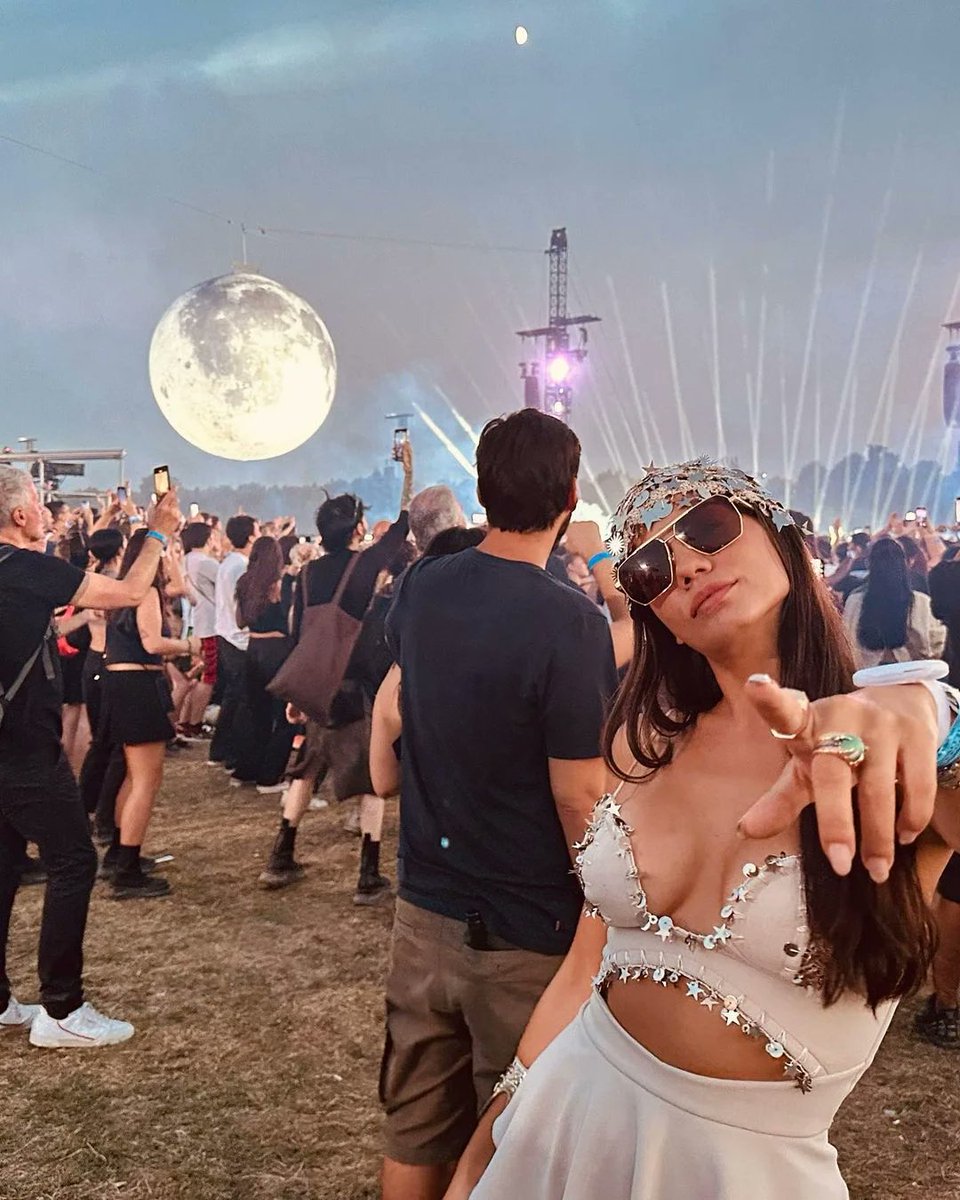 ninaRiri1993's tweet image. How much is Demet Özdemir earning from her advertising posts?
riri-nano.com/2023/08/how-mu…

#AdımFarah #DemetÖzdemir #DJSergio