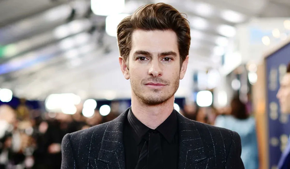 cele_post's tweet photo. 🕸️ Andrew Garfield's Positano getaway turns into an internet meme fest! From Spider-Man stunts to yacht escapades, Garfield never ceases to amuse. Dive into the story here: https://t.co/IsI19SZkoh 🇮🇹😂 #GarfieldInItaly #SpidermanVacay https://t.co/C6UIxMgePx