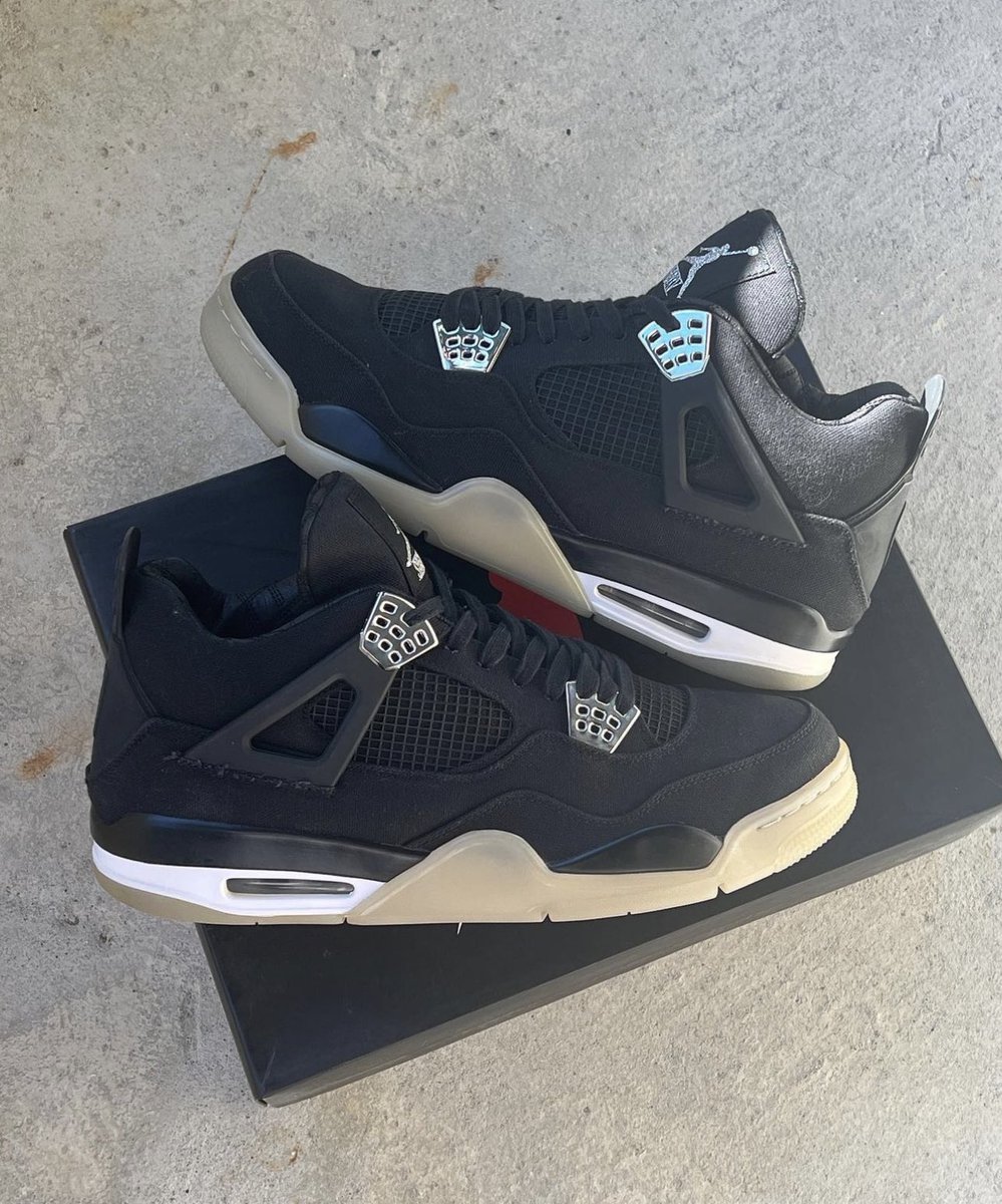 nicekicks's tweet photo. Eminem x Carhartt x AJ4 💸 (2015) https://t.co/2xdhY1XiYr
