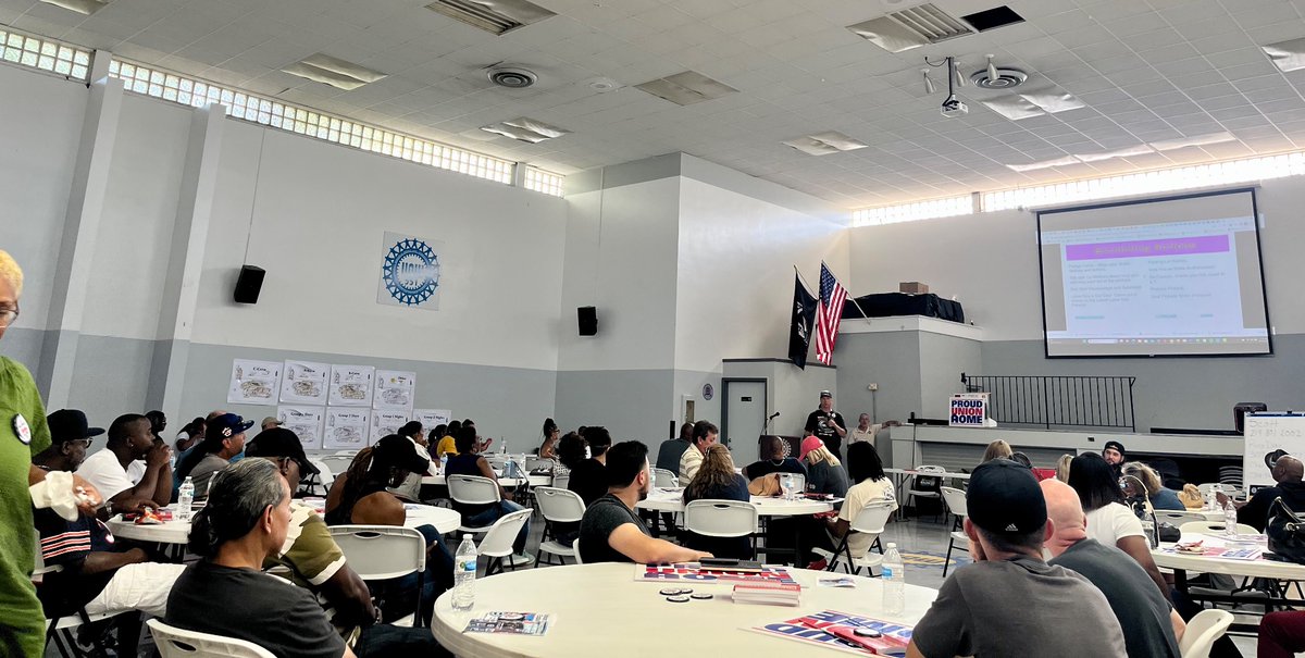 TRAILSANDWAYS's tweet image. just sat in on a strike prep training at UAW 551 (ford chicago) that was standing room only, members fired up and quoting shawn fain demands as 100% right on