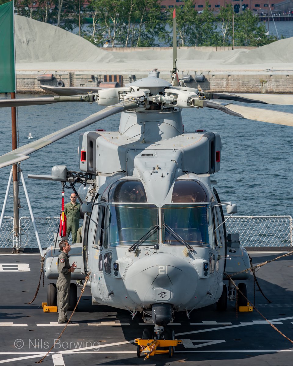 nnilsberwing's tweet photo. 🇮🇹 Italian Navy AgustaWestland AW 101 Mk410 (MM81636) onboard aircraft deck carrier "San Marco" resting in the summer sun at port of Kiel. @helihub @verticalmag @ItalianNavy @JUSTHELICOPTERS https://t.co/aUkViU7tKJ