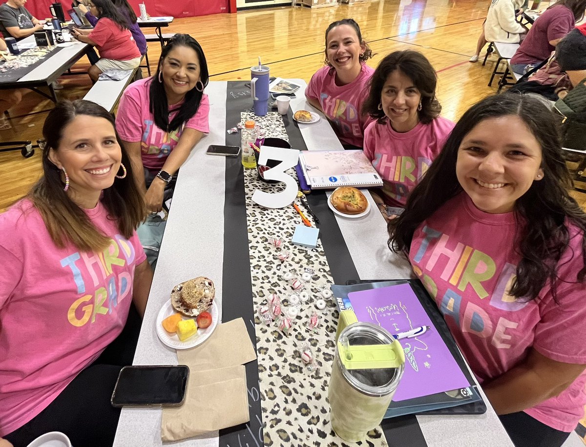 GFESWildcats's tweet photo. Welcome back to our GFES teachers and staff!🎉It was a great day welcoming new staff and reconnecting!  Thank you to the GFES PTA for the delicious Einstein Bagels and fruit!  We are excited for an amazing 2023-2024 school year!  Go Wildcats!🐾 https://t.co/XLgs5ekcbQ