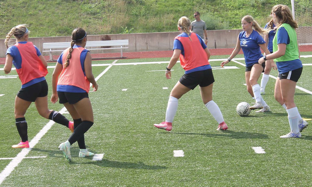 CSCWildcats's tweet photo. Day one, practice two for @CSCwomensoccer on the Poulton Stadium turf. #More2Prove #CSCWildcats #CSContheHill #GoWild https://t.co/RuoNXuDUsh