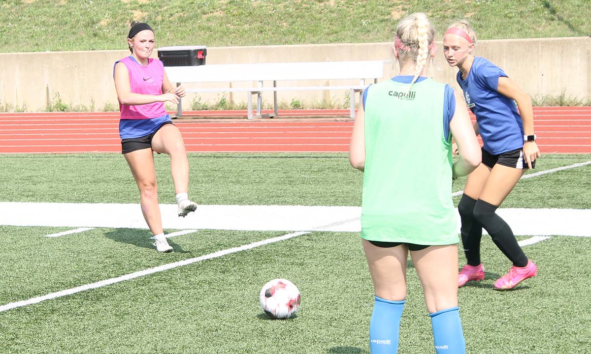 CSCWildcats's tweet photo. Day one, practice two for @CSCwomensoccer on the Poulton Stadium turf. #More2Prove #CSCWildcats #CSContheHill #GoWild https://t.co/RuoNXuDUsh