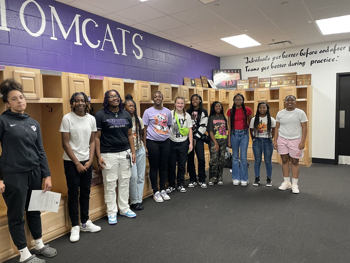 CoachforCory1's tweet image. Started the school year off with a team meeting! @haywoodtomcats 
#FirstDayFits