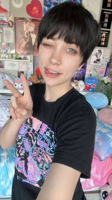 See you soon! :3 https://t.co/LDq96MoQLS https://t.co/wXx0ufRxVi