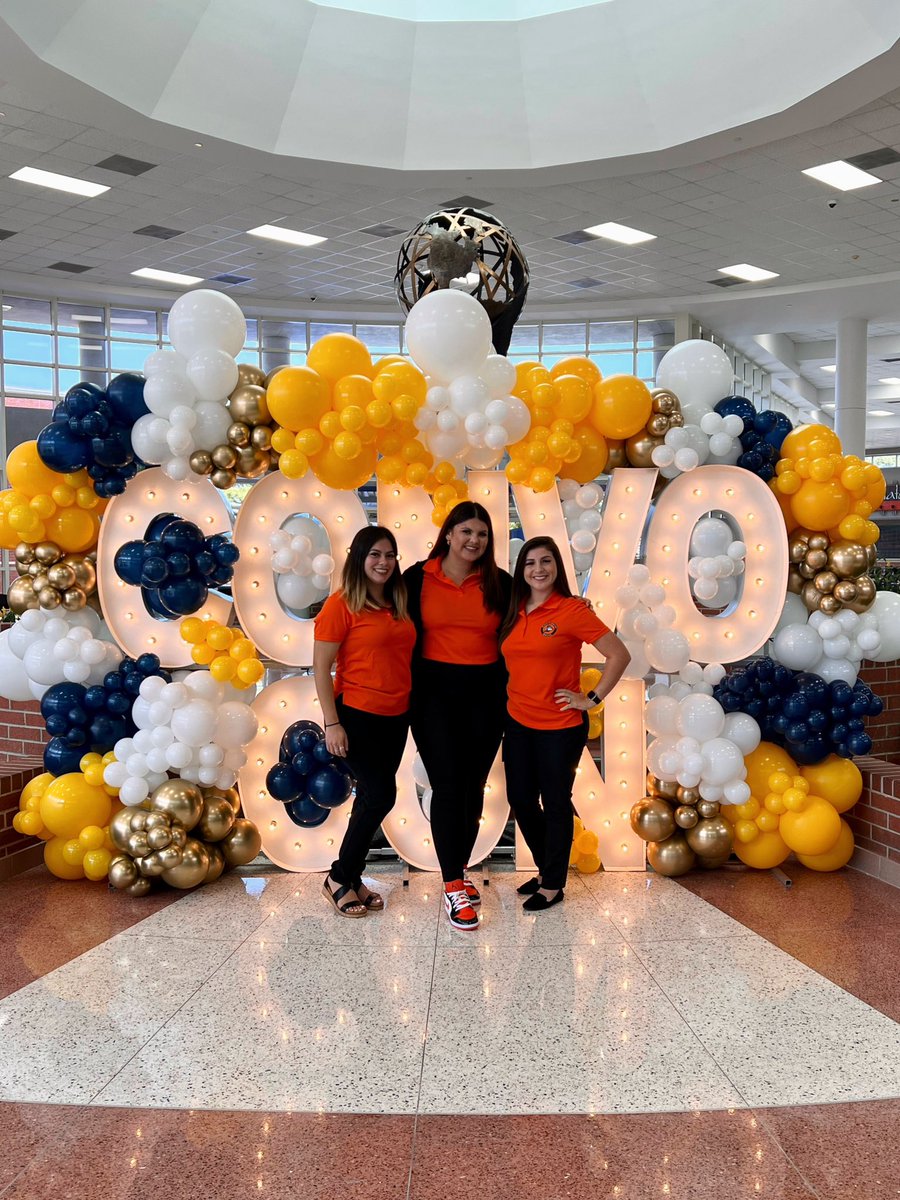 MrsGuerrero's tweet photo. 🐺🧡#McgheeWolves #ConvoCon23 #WeAreChannelview https://t.co/wZrLyukrjA