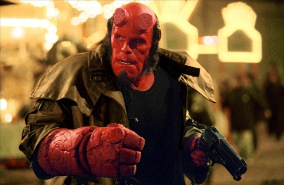 AdamWar63808145's tweet photo. My three year old nephew fist bumped Ron Perlman yesterday and almost didn't do it. He almost missed the chance to fist bump this!!! https://t.co/o6bFH5slUQ