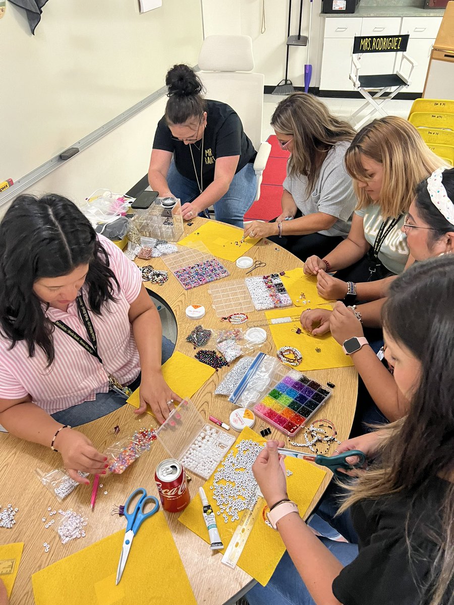 …Ready For It? ✨✨#TeamBuilding #Convocation <a href="/MrsRodriguez1st/">Mrs. Rodriguez</a> <a href="/MrsRanft04/">Jaime Ranft</a> <a href="/MsAlvear/">Iliana Alvear</a> <a href="/GomezPatlan2020/">Alyssa Edwards-Gomez</a> <a href="/SeguinISD/">Seguin ISD</a>