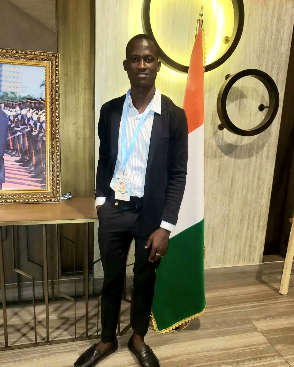 SDjahoue's tweet photo. Nos prédécesseurs ont entamé la lutte, nous la poursuivrons #Ensemble,
Tous Rassemblée et Pour sa Gloire,
Nous la Bâtirons dans le Bonheur.

Excellente célébration de l'Indépendance à toutes et tous ! 🧡🤍💚🇨🇮
#63Ans
#IndependenceDayCI 
#jgeci https://t.co/tndZy1hYXU
