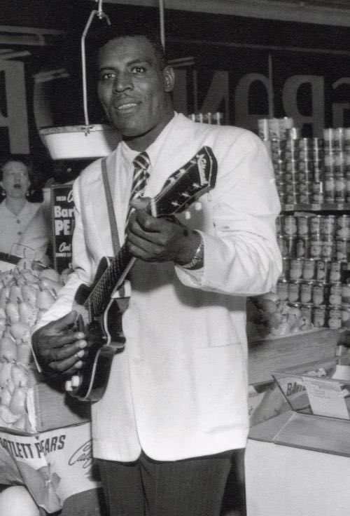 ✨Howlin' Wolf✨

#bluesmusic #howlinwolf #JBsBluesGallery