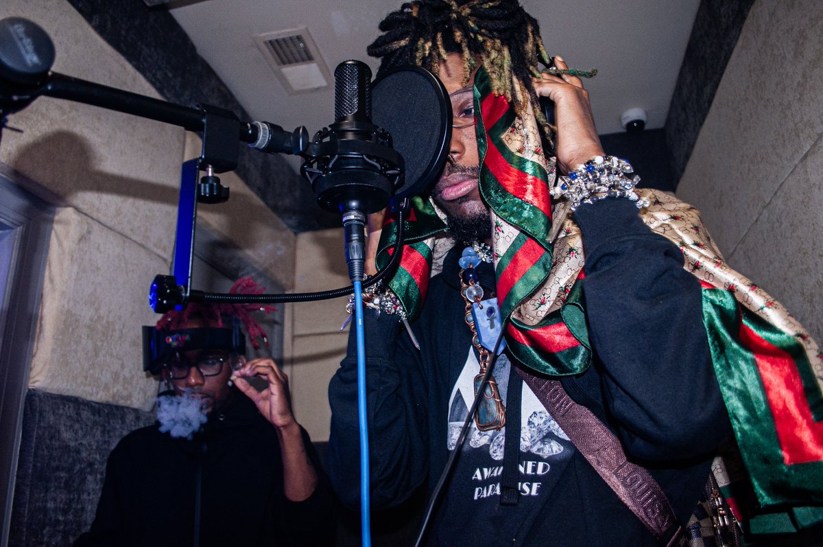 LVCESTAR💰🍇 tweet media