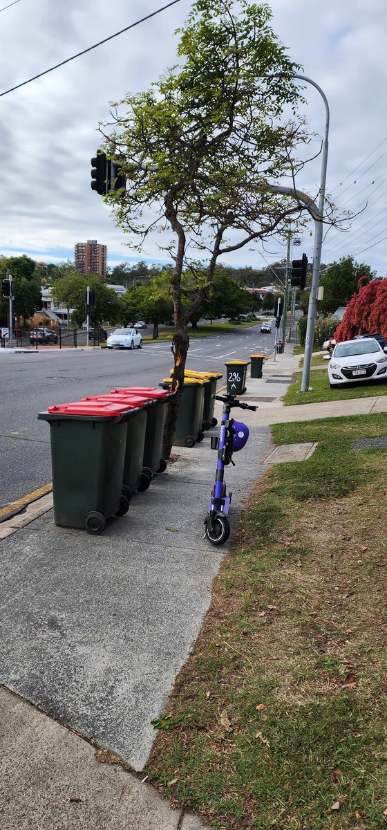 pedbiketrans's tweet photo. Walkable street?  Little room left for people on an arterial road.   Lack of good thinking, prioritising people needs and considering land use has led to the footpath doing lots of heavy lifting..  #movement #place #walking  #qldwalksmonth  what's your thoughts? https://t.co/cPhpWJ1FHC