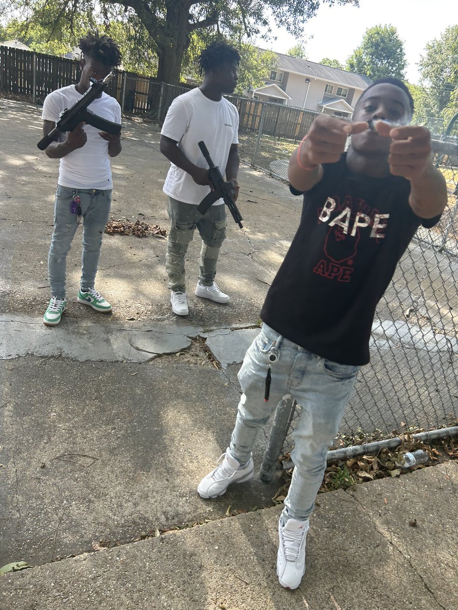 tharealtinnyy's tweet image. It Been Up W Me Lately Ian Trynna See Down👎🏾👻 #FreeDee #LongLiveDoodyBlack