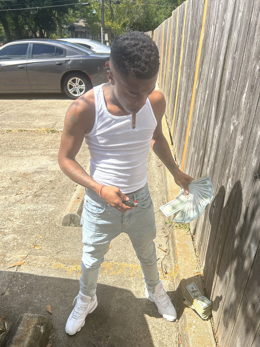 tharealtinnyy's tweet image. It Been Up W Me Lately Ian Trynna See Down👎🏾👻 #FreeDee #LongLiveDoodyBlack