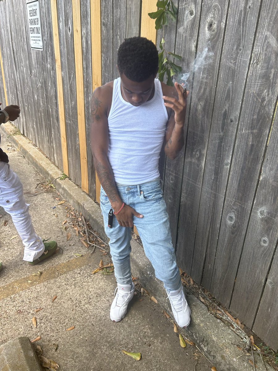 tharealtinnyy's tweet image. It Been Up W Me Lately Ian Trynna See Down👎🏾👻 #FreeDee #LongLiveDoodyBlack