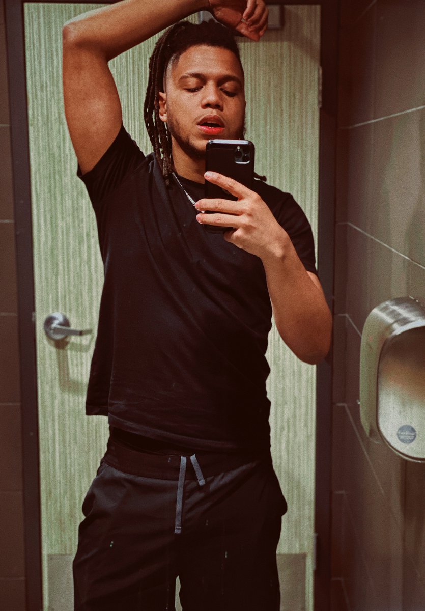 domonoficial's tweet photo. BLVCK on 6LACK https://t.co/292rEqoUZB