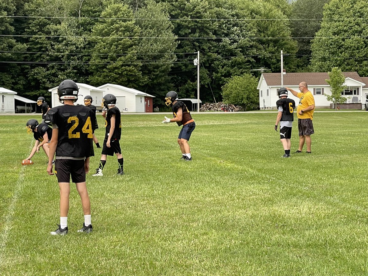 ETNreisenweber's tweet photo. Camp 5 at Maplewood as the Tigers have a big line this year for the inexperienced backs to run behind. https://t.co/5HXgBN5Sa8
