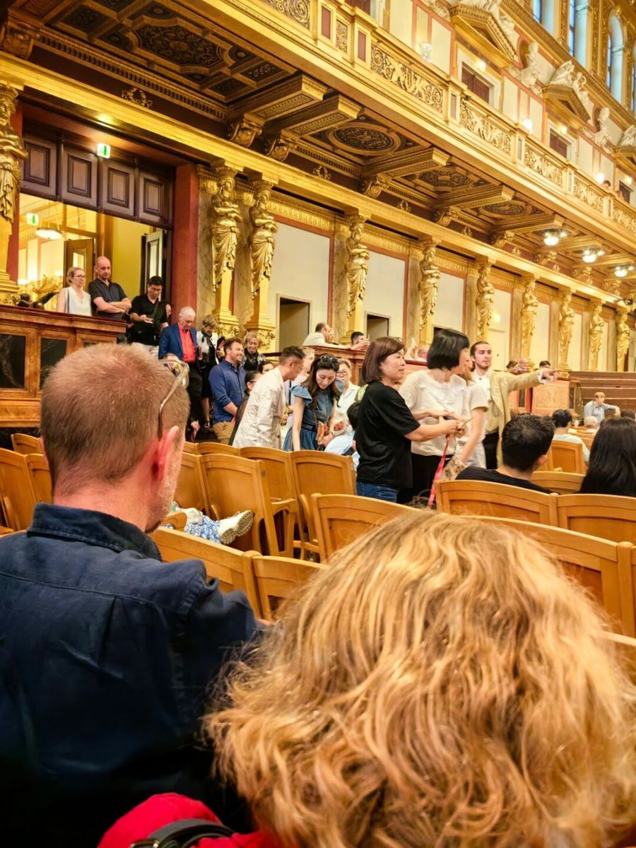 cahabatcomunity's tweet image. Life goes on, time goes by, only lazy and unintelligent people refuse to move