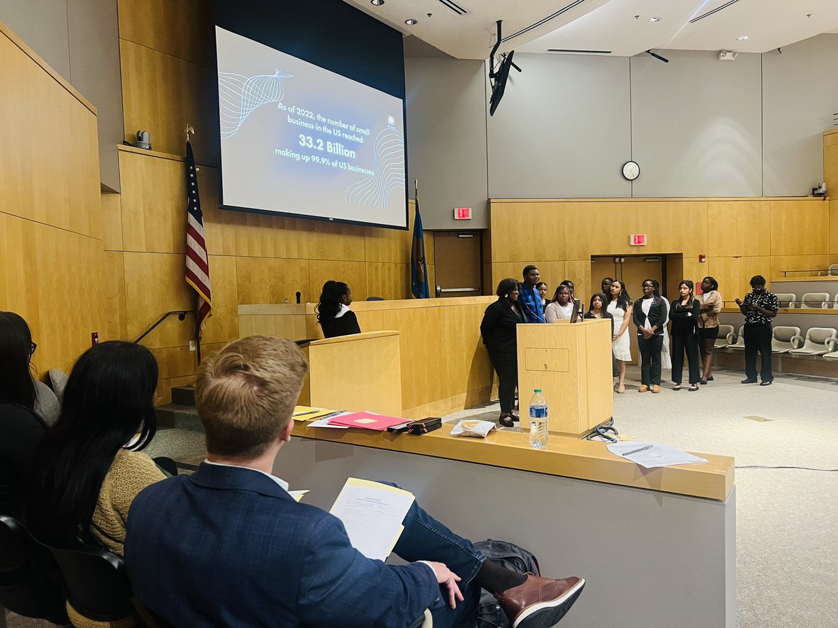 KimberlySReed's tweet photo. #75! 🎓🎉
#Internship Program—(Future Leaders’ Internship Initiative) #FLii — our SECOND graduating class, Mastermind 2021 completed their time with us, & college bound.
A BIG thank YOU to @JohnCarneyDE @StateDept Secretary Bullock & Chancellor McCormick!
#STEM #government https://t.co/Ax4MQdceeq