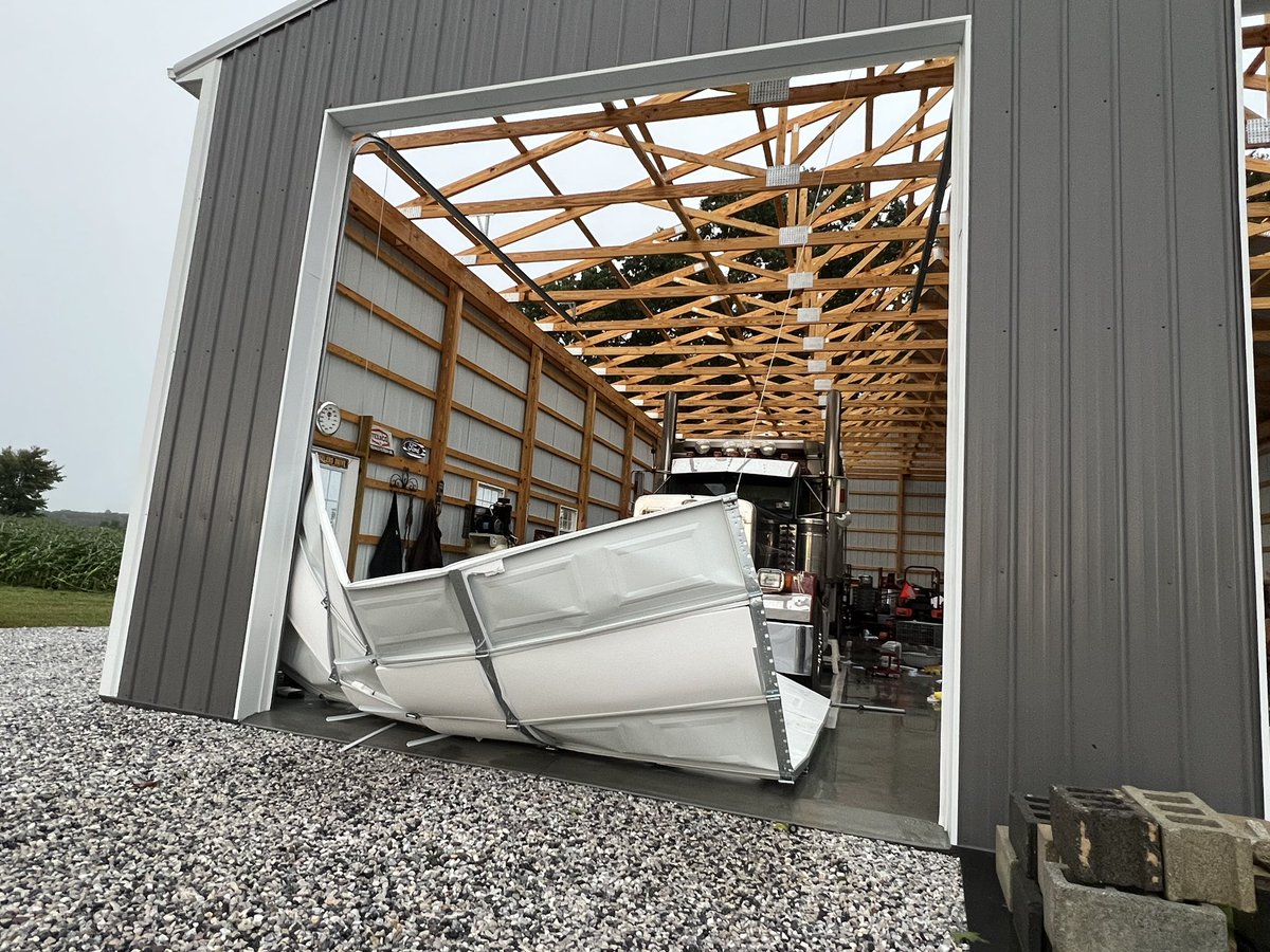 wolf_maxter's tweet photo. @NWSStateCollege Damage to metal roofing and garage doors blown into the structure. Coordinates: (39.7934076, -76.6780700) https://t.co/EDfTfuUgYv