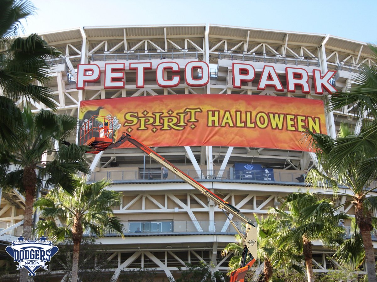 LADLordHelmet's tweet photo. Well, that was quick. Poor #ShamDiego fans. 

#BringTheGold #HereToPlay #Dodgers #SpiritHalloween #PadresSuck #graphicedits #YesIMadeThis https://t.co/rS5NnI1KUF