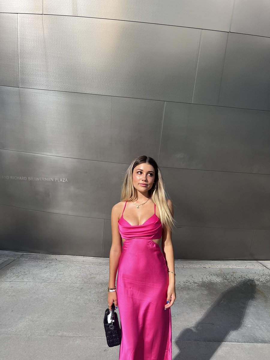 ClementineLea2's tweet photo. barbie dress💗🌸🌷💞🎀 @LoveHelloMolly #hellomolly 

#barbie #clementinelea #clementineleaspieser https://t.co/f0htxA12SF