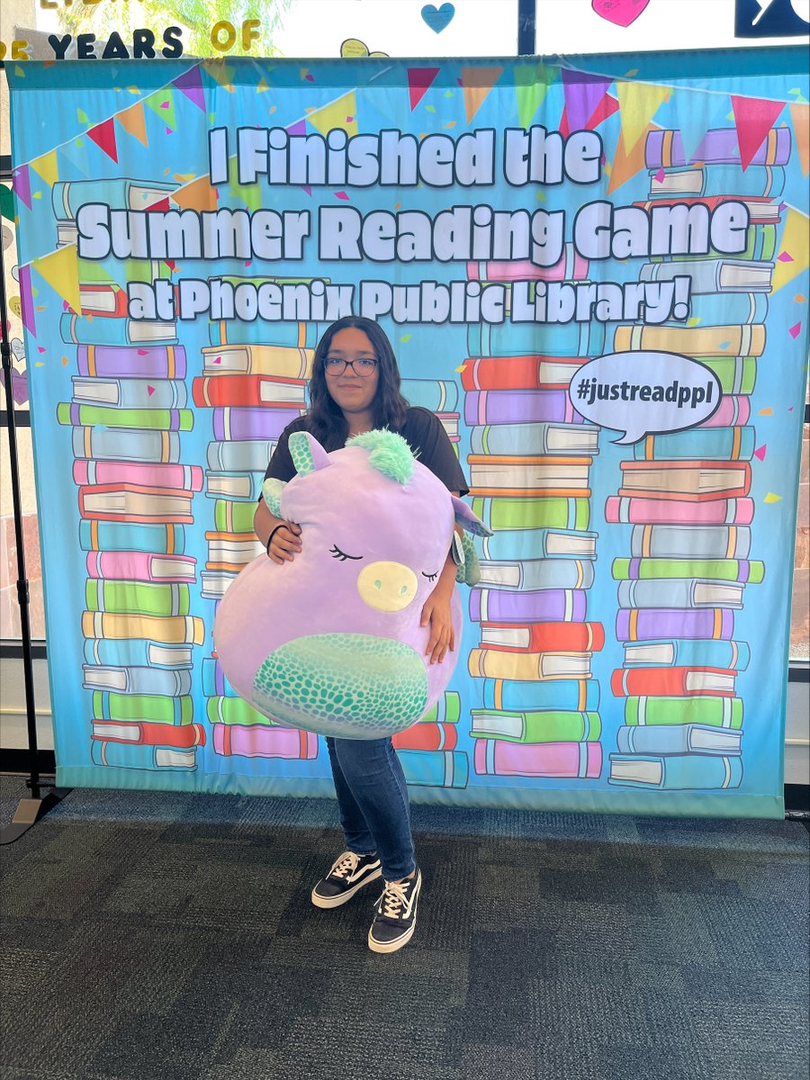 PhxLibrary's tweet image. Alison &amp;amp; Maleyna are the #SummerReadingGame Grand Prize winners from #DesertSageLibrary. Have fun with your Squishmallows! ☀️📚❤️ #JustReadPPL #SummerReading #AllTogetherNow #PhoenixPublicLibrary