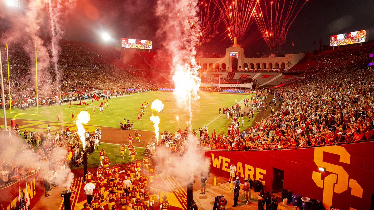 AGTG!!! Extremely blessed to receive an offer from The University of Southern California🔴🟡 #FightOn @EDGYTIM @JoshBostick8 @Rivals_Clint @AllenTrieu @adamgorney @PHS_Football @MikeBuke99 @LemmingReport @TH3FBA