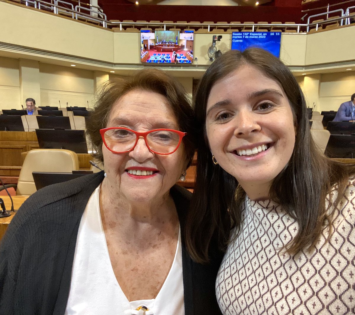 BarchiesiDip's tweet image. Todo mi apoyo a @DraMLCordero, quien hoy fue desaforada. Toda la gente que votó por ella se va a quedar sin representación en el Congreso.

¿Qué queda para Apruebo Dignidad? ¿Tendrán que desaforar a todas, todos y todes por las fundaciones que nunca fiscalizaron siendo gobierno?