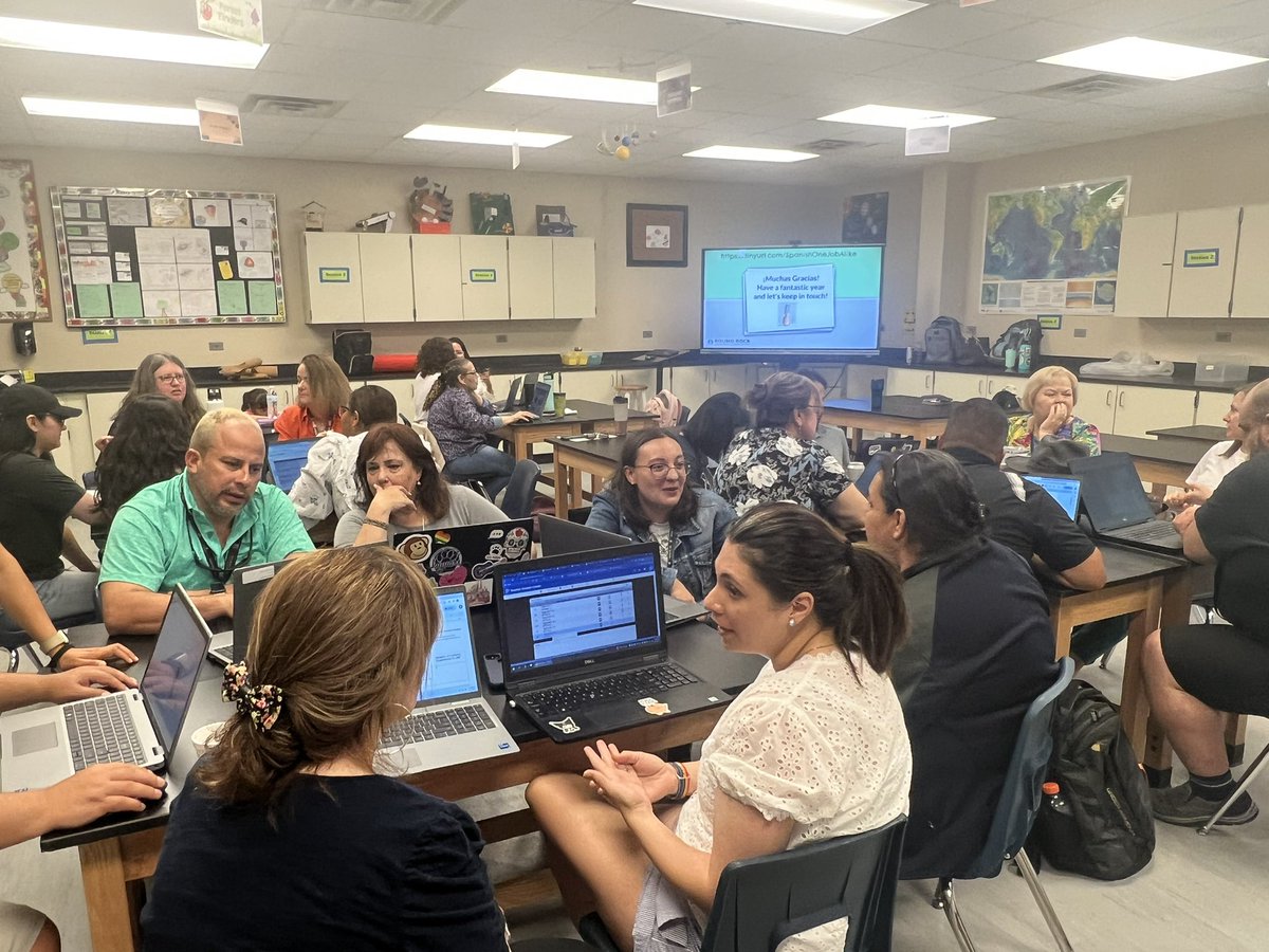 KianesZee's tweet photo. I loved presenting to this wonderful group of language professionals. We were happy to begin our collaboration work together. We ended our session wanting more time together!!💚💛@rrisdpd @JWalshMS @RoundRockISD https://t.co/PG50klyZr6