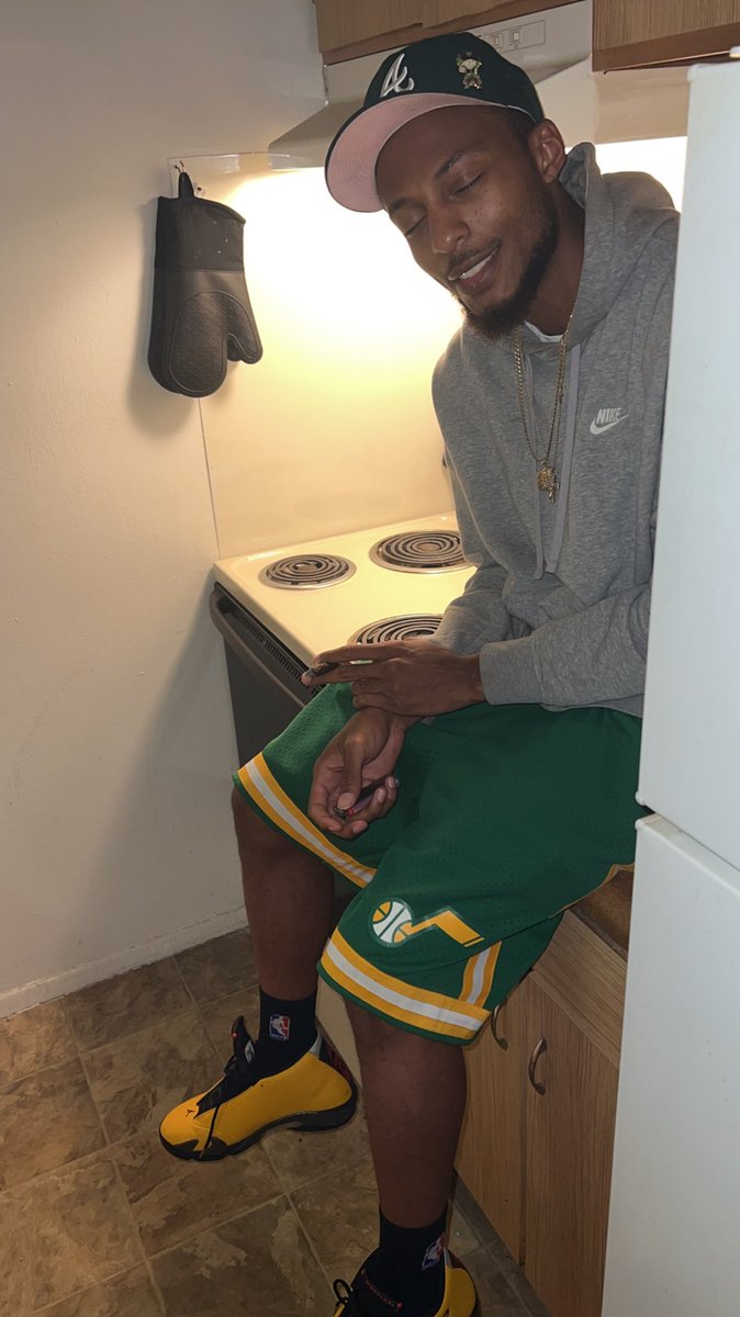 ChippJammer's tweet photo. I can see in you niggas eyes dat ya mad I made it, I can see right in niggas face that Dey want da worse  🤣🤣🤣🤣🤣🤣 https://t.co/gQgmWgP7N6