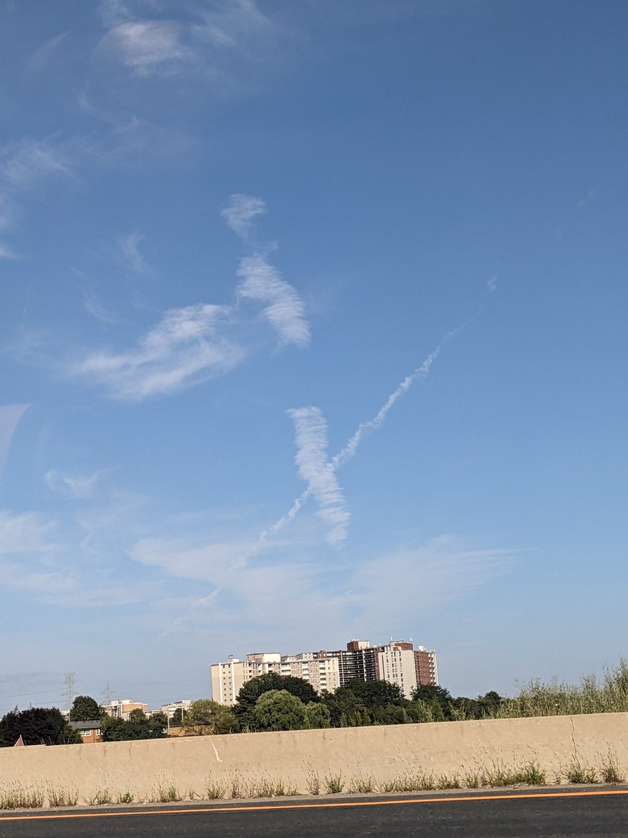 Lightning703's tweet photo. I think the clouds are doing free advertising for @elonmusk https://t.co/gkV6mcIPYm