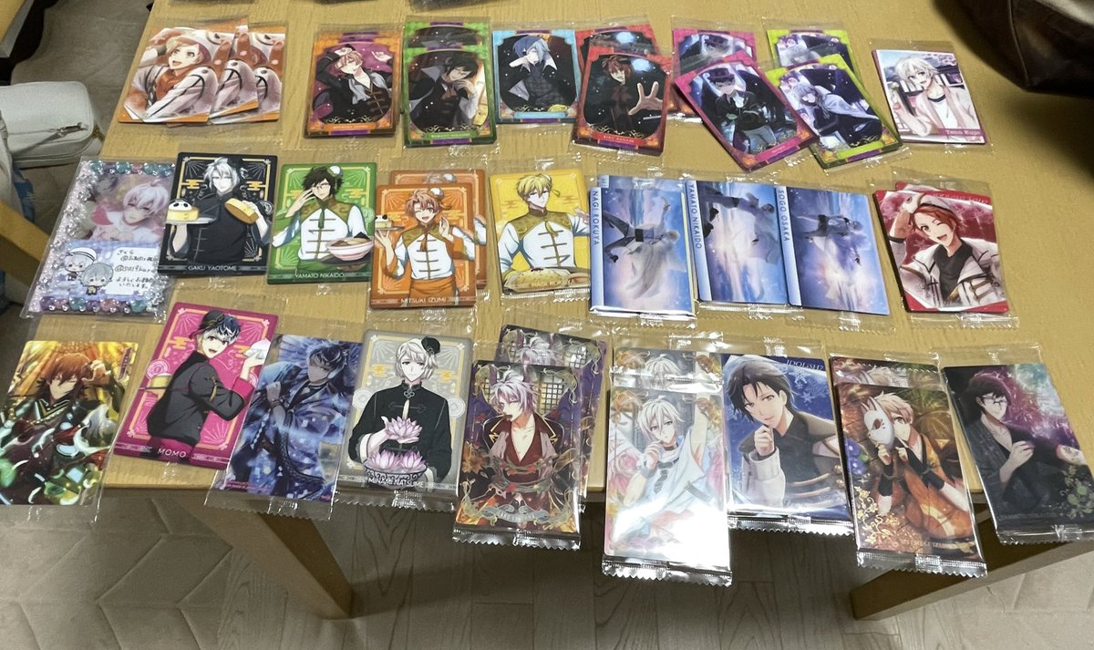 【交換譲渡】アイドリッシュセブン アイナナ ウエハース カード 今弾 過去弾

譲 今弾 箔押し 大和、ナギ3、楽、天、千3、巳波2、他画像参照。

求 今弾(1.3枚目)100円、過去弾(2.4枚目)80円、＋送料

1枚目は3.4枚目から1枚につき2枚、2枚目は3.4枚目から1枚につき1枚同時にお迎えください。