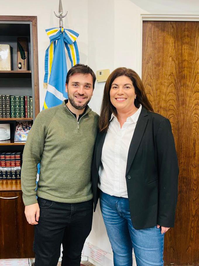 AnaClaraRomer's tweet photo. Orgullo por nuestro Gobernador electo @NachoTorresCH.

Dialogamos sobre la provincia que se viene, grandes desafíos en un camino que no será fácil pero estaremos todos juntos para acompañar la transformación y cambio de calidad de vida que merecen todos los chubutenses. 

Desde #Comodoro apoyaremos, respaldaremos y seremos parte de este despertar 💪🏻 
¡Más juntos que nunca!