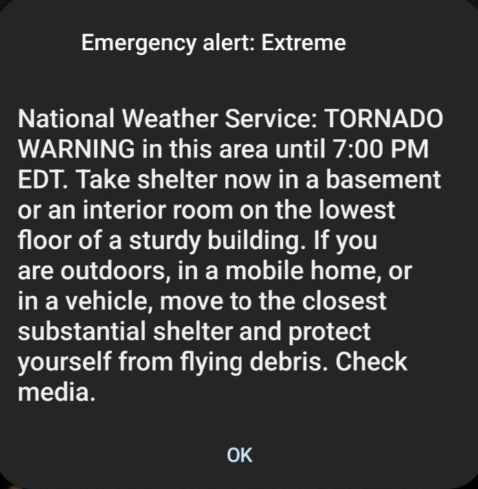 TenderLefty's tweet photo. Beautiful weather to watch Twister... https://t.co/Oe5GE8ckHz