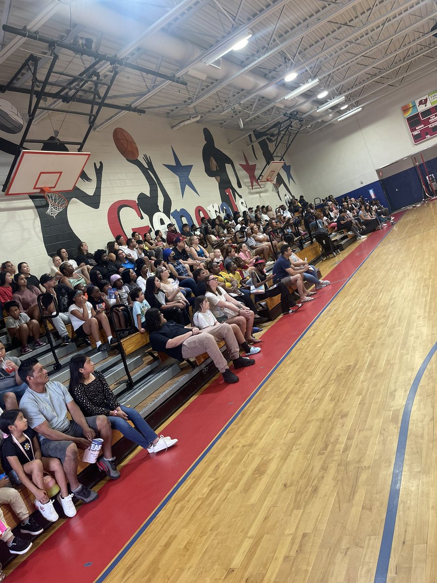 HCPS_Eisenhower's tweet photo. Eisenhower Middle School’s Open House was a success. Our gym overflowed with parents and students. Student’s, we hope you are ready to “Be all you can be” this school year. @HillsboroughSch @HCPS_FACE @TransformHCPS
#BeAllYouCanBe #GoGeneral #Generals #OpenHouse #PBIS https://t.co/L2ldpDN8Oi
