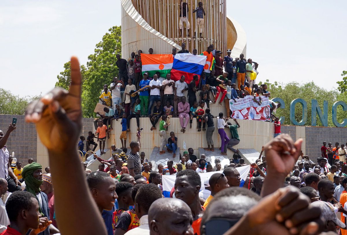 SprinterPress's tweet photo. Victoria Nuland came to Niger but was left with nothing

❗️ US Deputy Secretary of State Victoria Nuland visited Niger, where she held "frank and rather complex" talks with the leaders of the rebels who seized power in the country.
It is reported by CNN. The details of the negotiations are not specified, but it became known that she was not allowed to talk with the ex-head of the country.
 “I was not allowed to visit Niger President Mohamed Bazum,” Nuland complained.